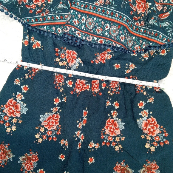 5 for $10 Charlotte Russe Dark Teal Floral Sleeveless Romper Size Small - Picture 6 of 11